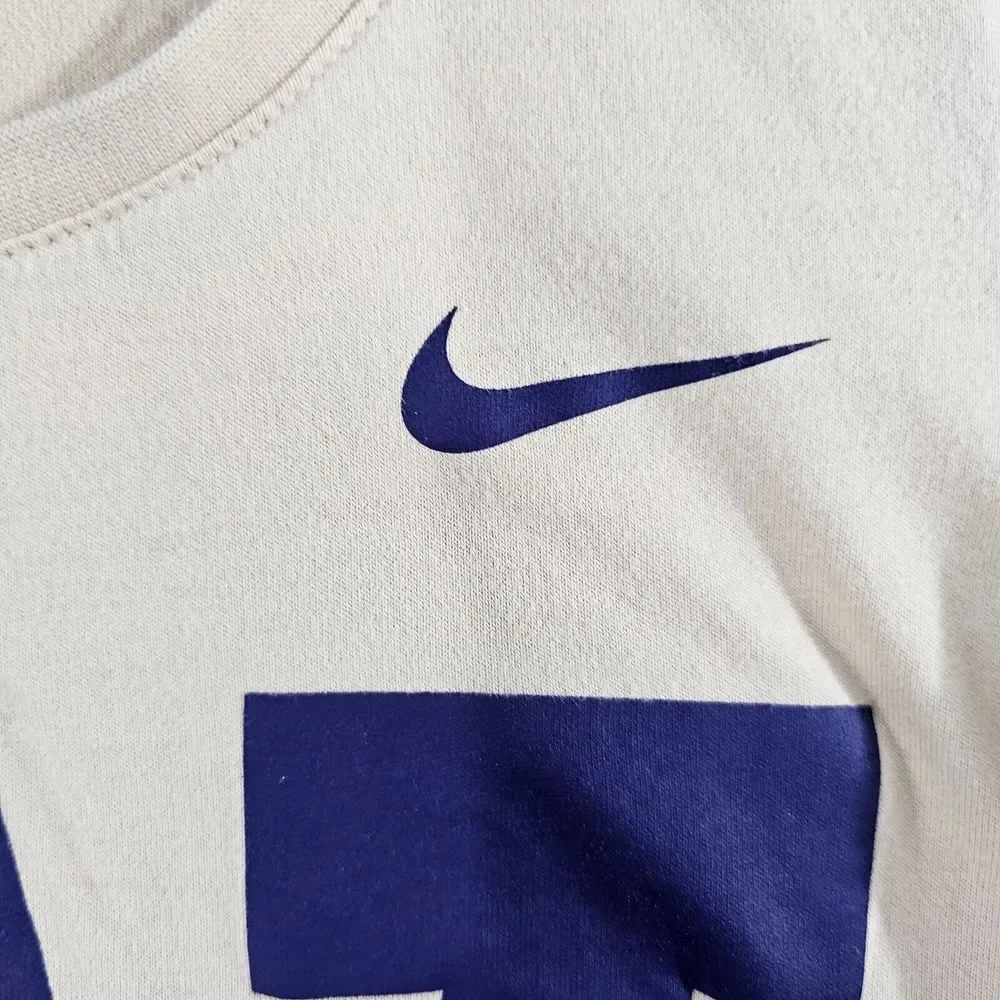 The Nike Tee Womens Washington University W Chest Logo Scoop Neck‎ Beige Small